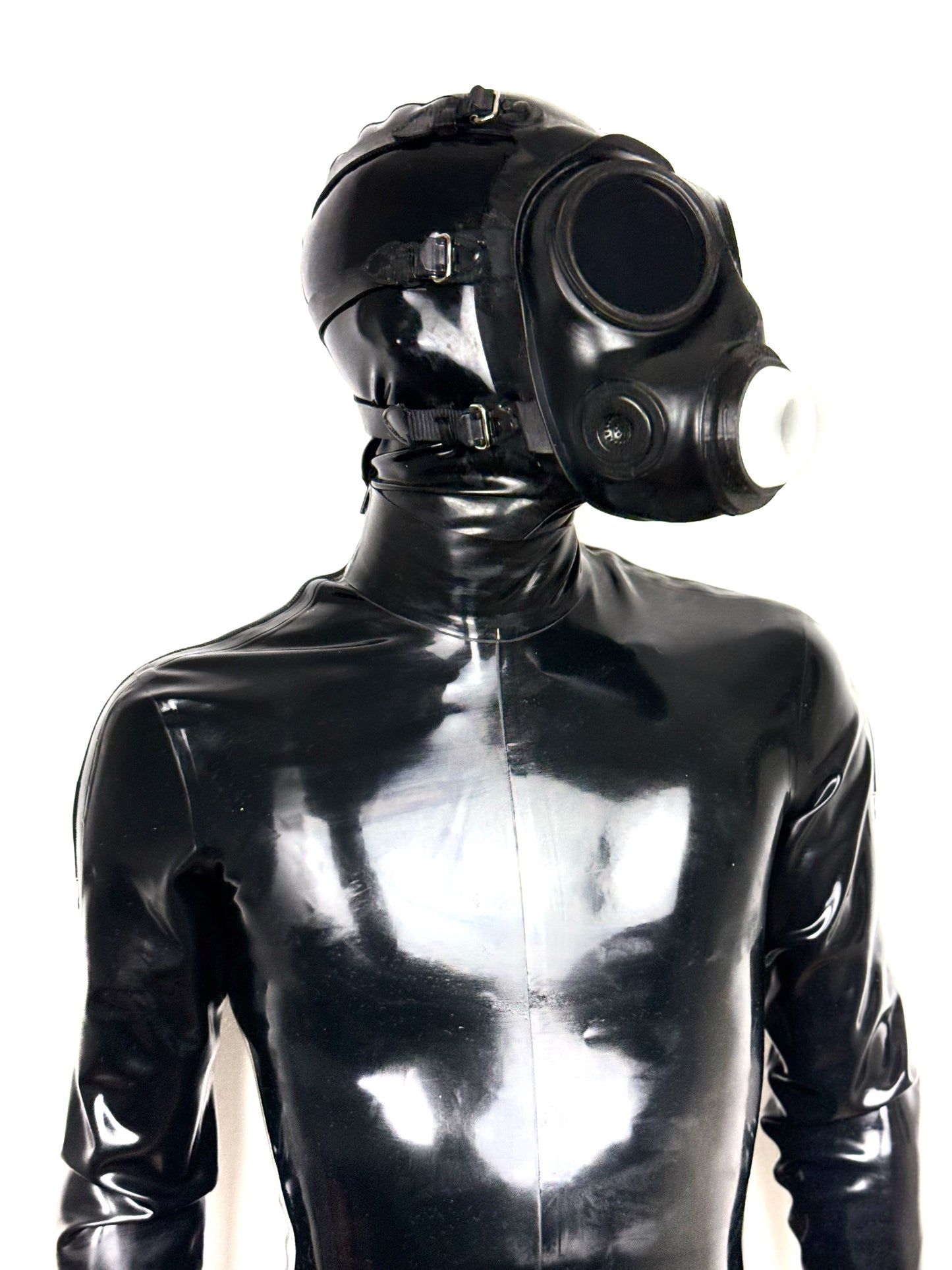 DroneHole - Gasmask with pleasure module