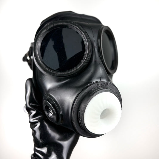 DroneHole - Gasmask with pleasure module