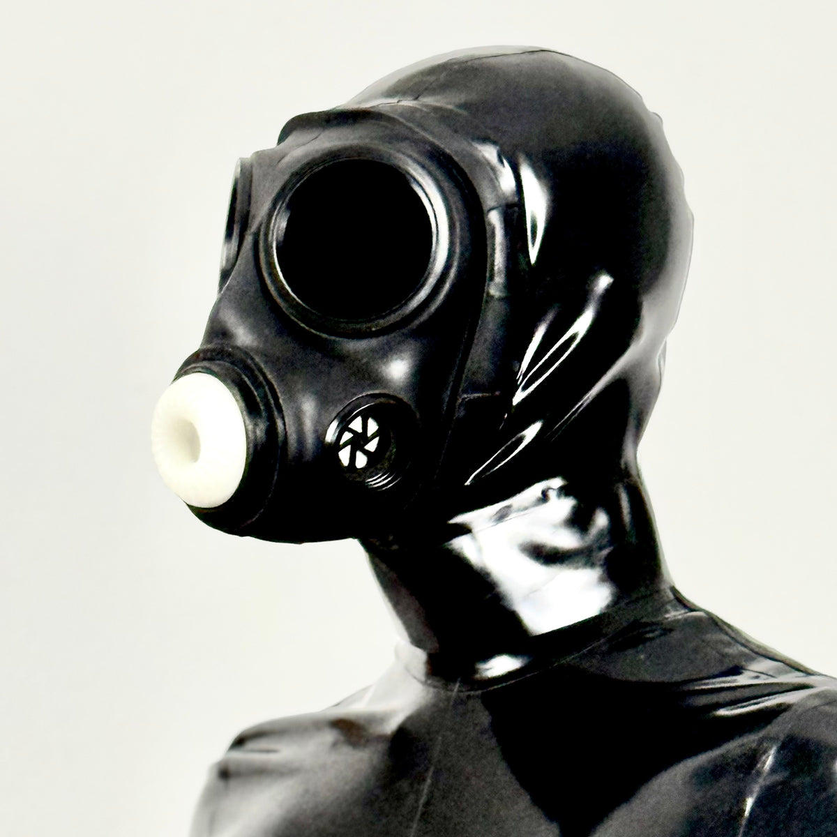 DroneHole PRO with Hood - Gasmask with pleasure module