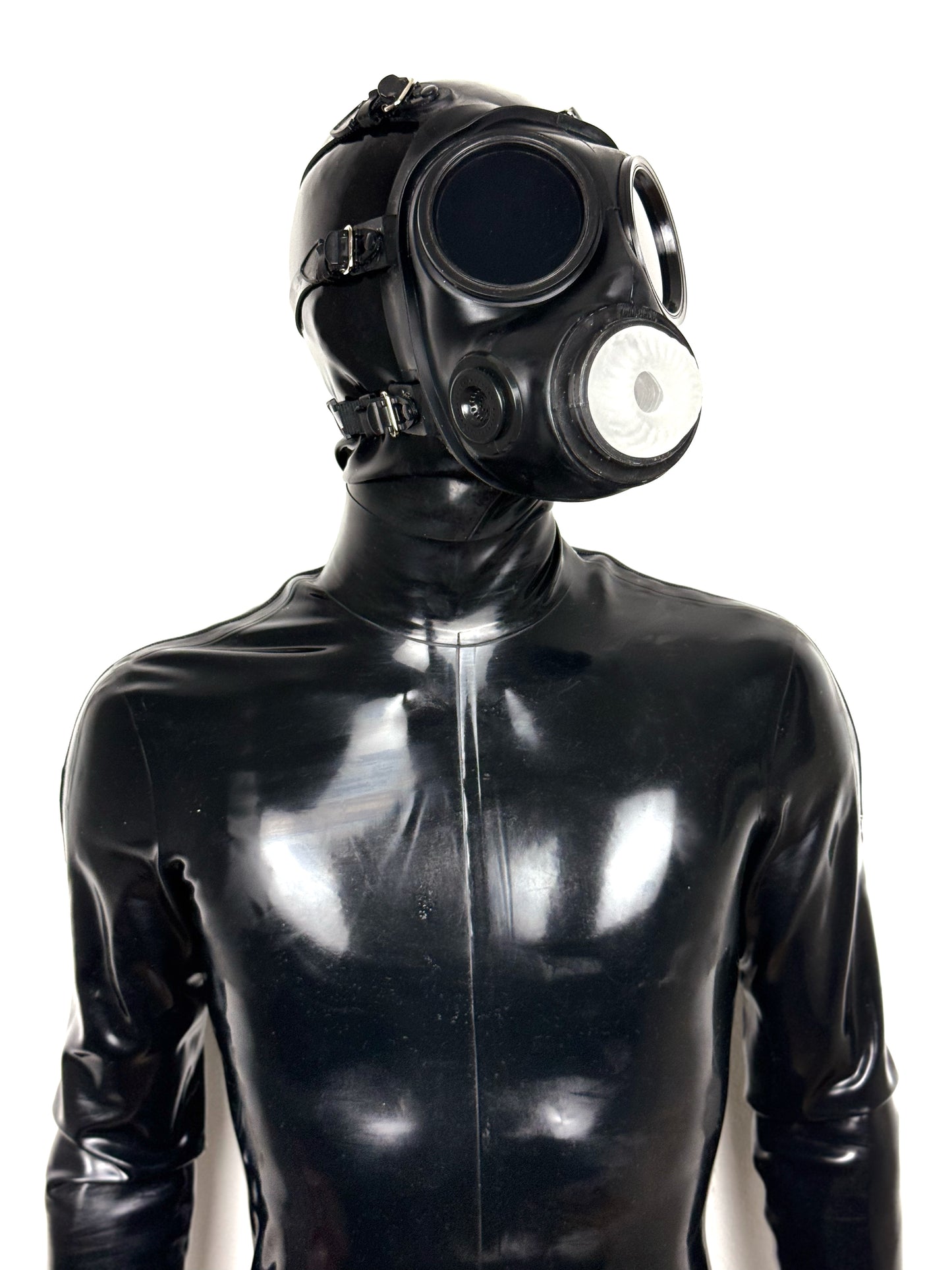 DroneHole - Gasmask with pleasure module