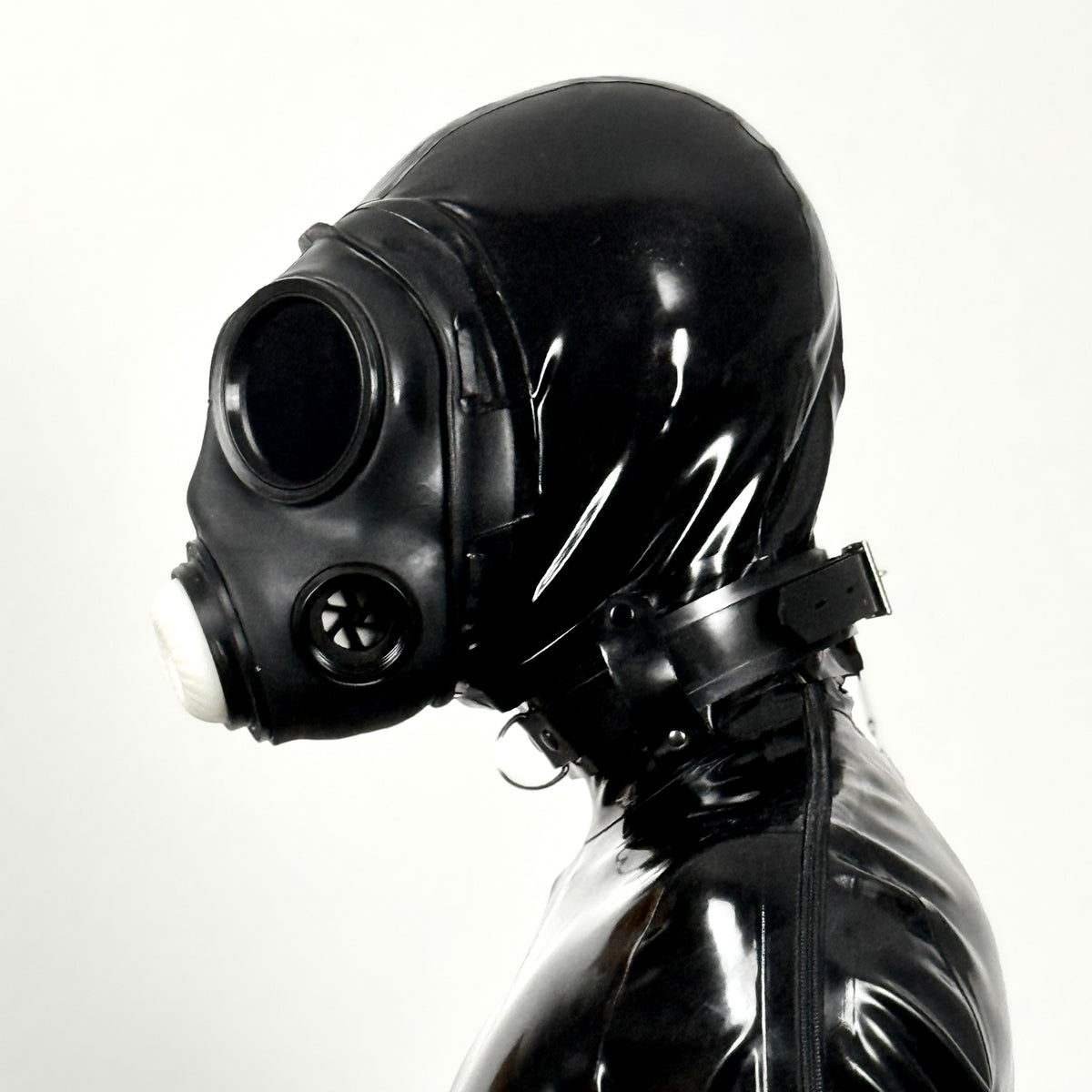 DroneHole PRO with Hood - Gasmask with pleasure module